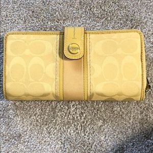 Yellow Coach Clutch